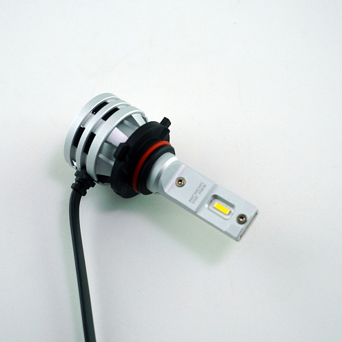 Светодиодная лампа HB3/HB4 Philips Ultinon Essential LED-HL 6500K 12/24V 11005UE2X2 2шт